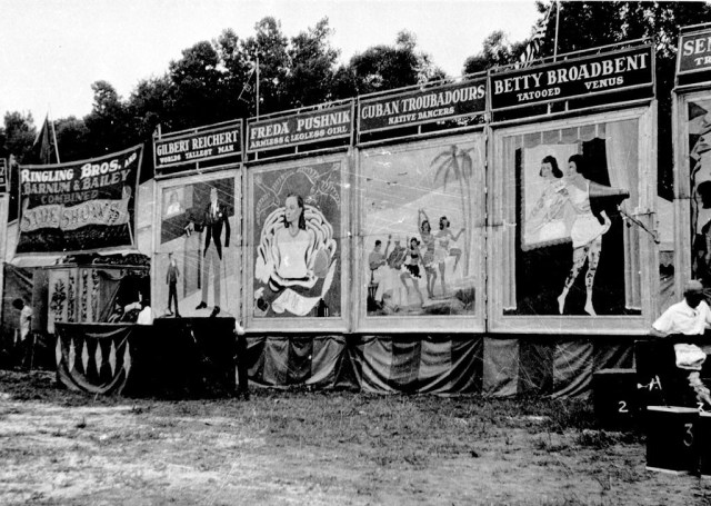 1954. Ringling Brothers Circus - Side Show