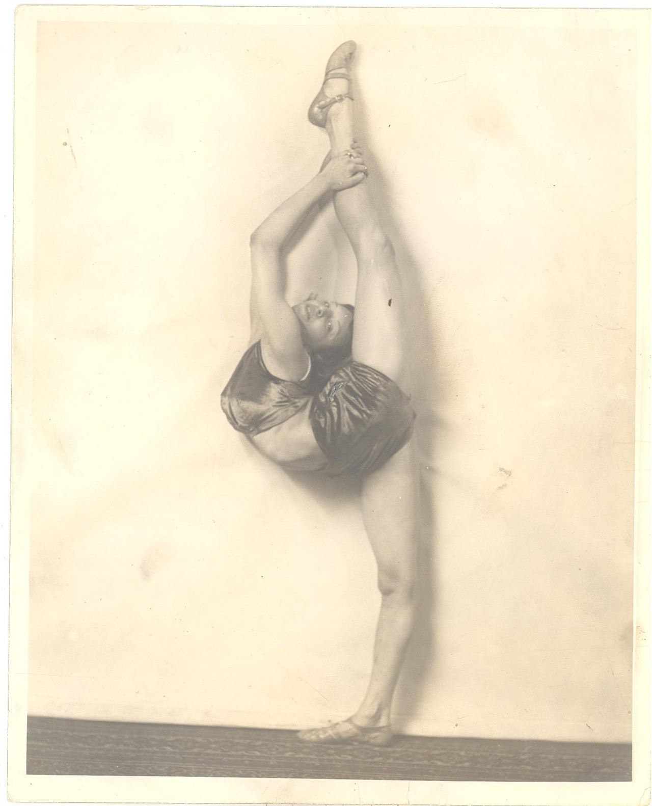 Sideshow Contortion Sideshow Photo Gallery | SIDESHOW FREAKS