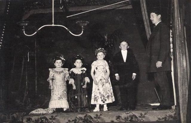 BERLIN GERMANY! Rare! Old FREAKS SIDESHOW MIDGETS PHOTO! Daisy Earles Collection