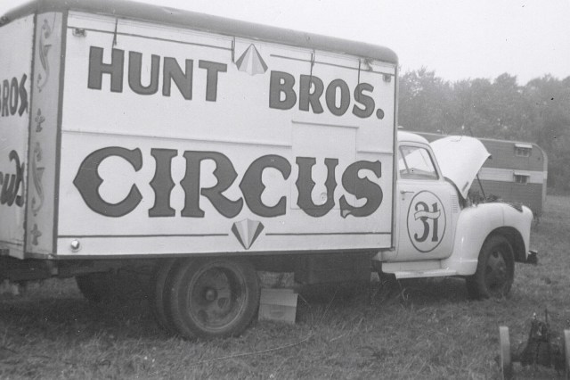 circus hunt bros 6