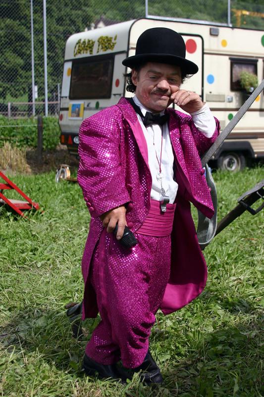 circus midget