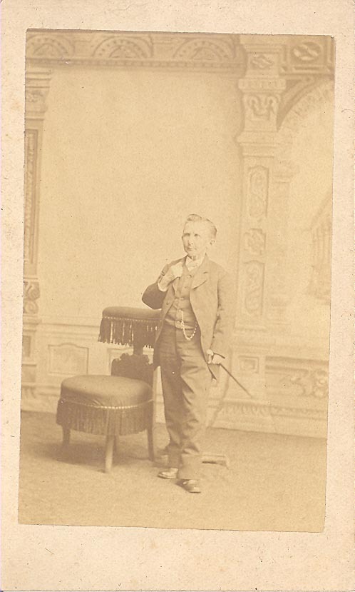 SIDESHOW DWARF LITTLE PERSON MAJOR GREEN   age 44