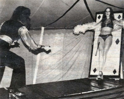 sideshow knife thrower 8771