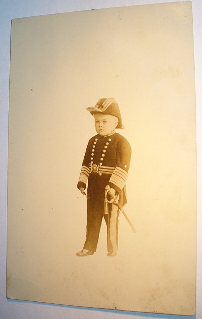 sideSHOW - the Little Admiral.  Age 22, Height 29 inches, Weight 30 pounds  2